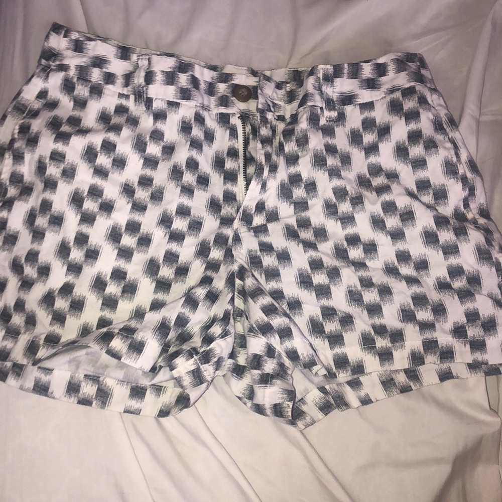 Grey & White patterned shorts
